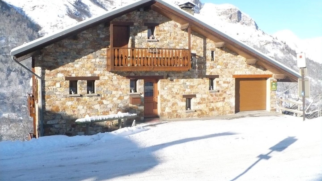 Photo of Outdoor in Praranger