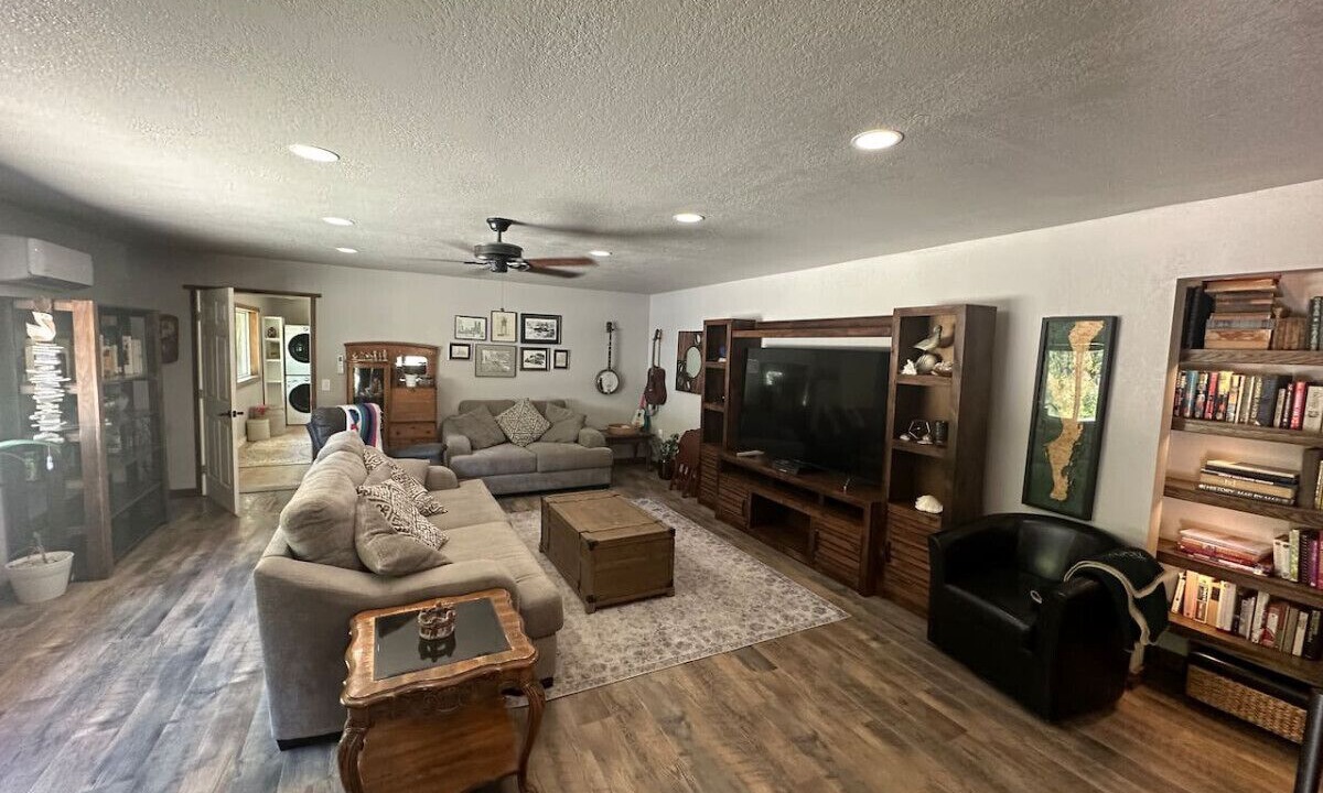 Photo of Livingroom in Lompoc