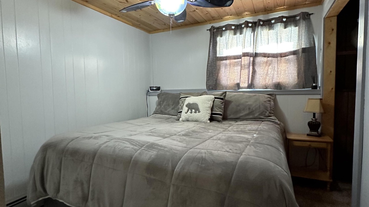 Photo of Bedroom in Grand Marais