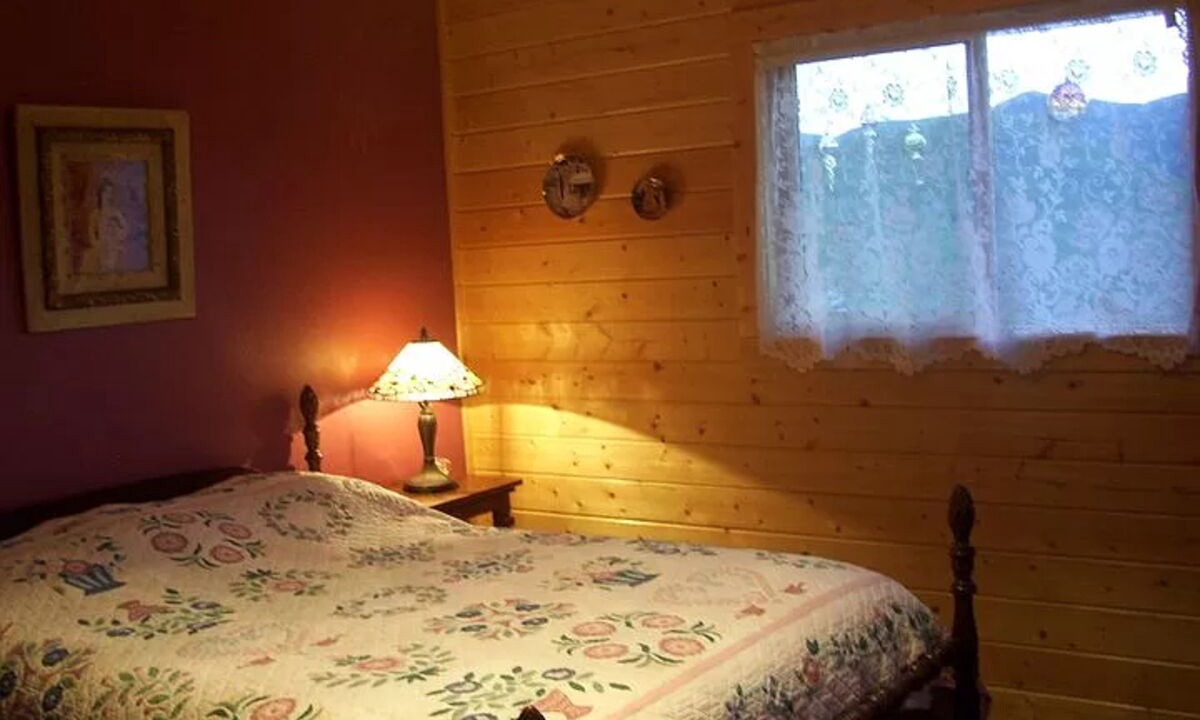 Photo of Bedroom in Virginia City Ranches