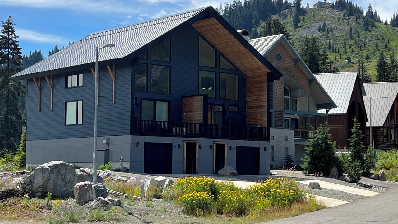 Photo of Others in Snoqualmie Pass