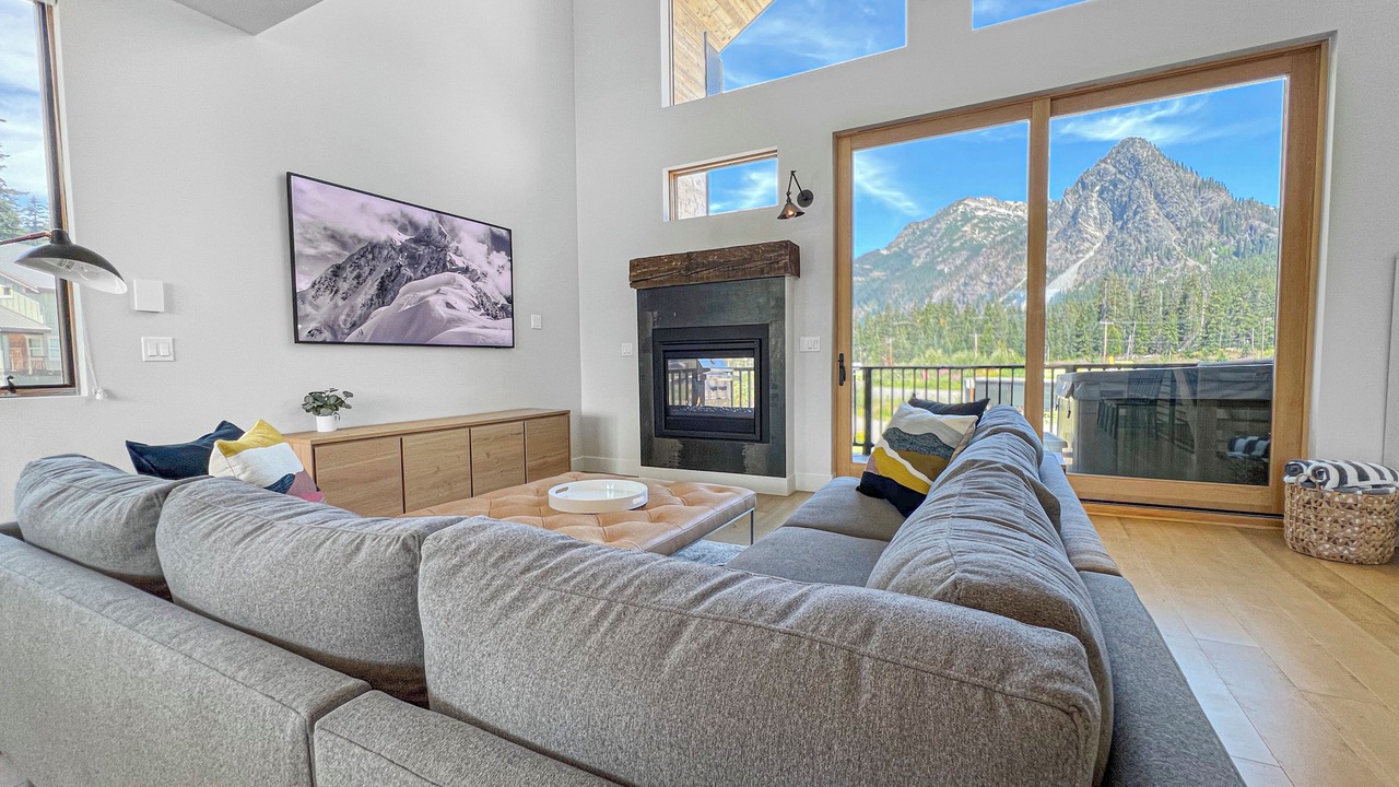 Photo of Livingroom in Snoqualmie Pass