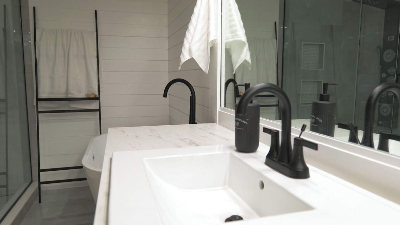 Photo of Bathroom in Venice Gardens
