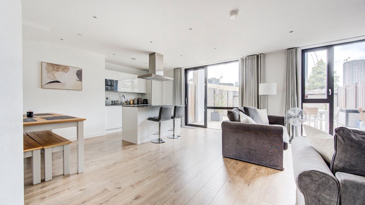 Photo of Livingroom in Stratford and New Town