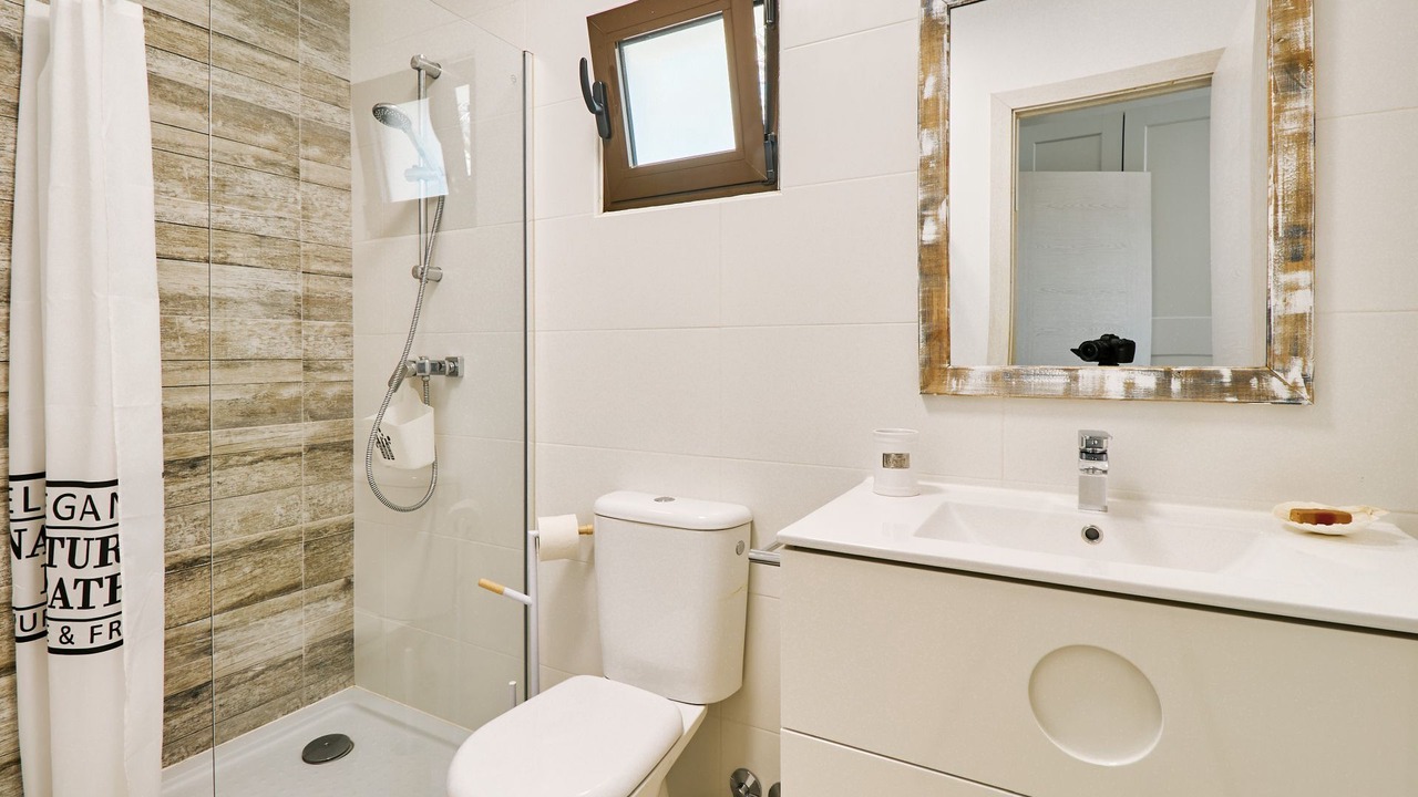 Photo of Bathroom in Alporchinhos