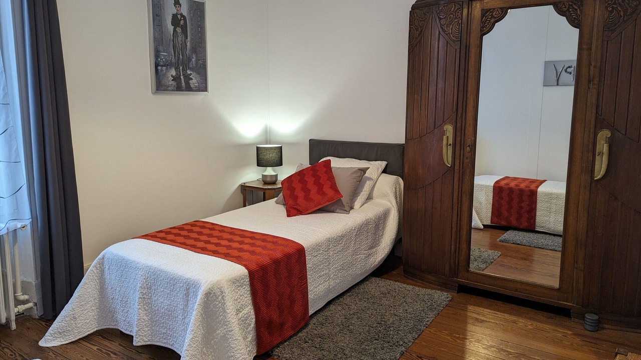Photo of Bedroom in La Neuville-sur-Essonne