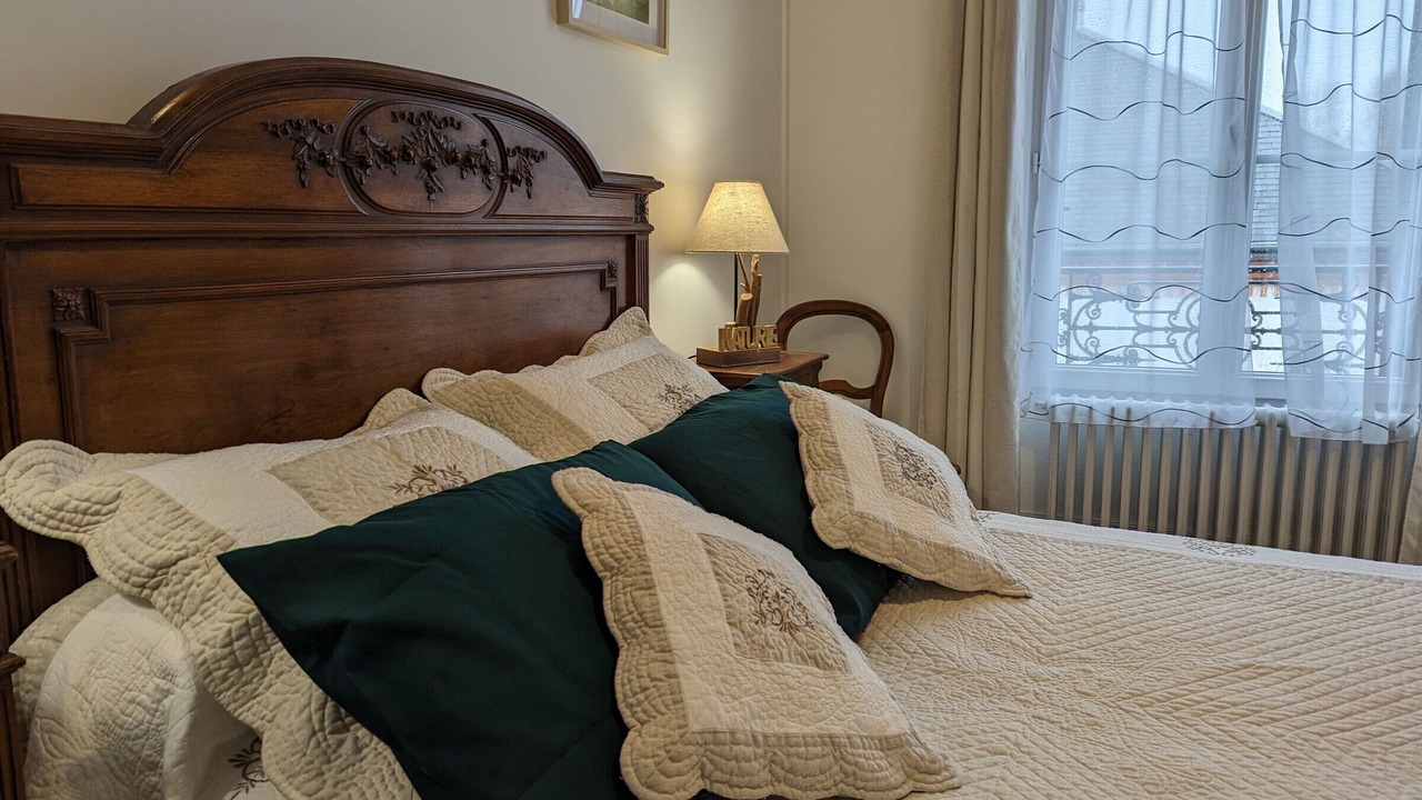 Photo of Bedroom in La Neuville-sur-Essonne
