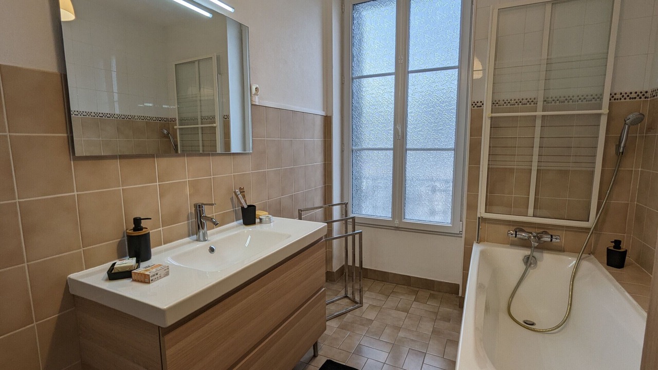 Photo of Bathroom in La Neuville-sur-Essonne
