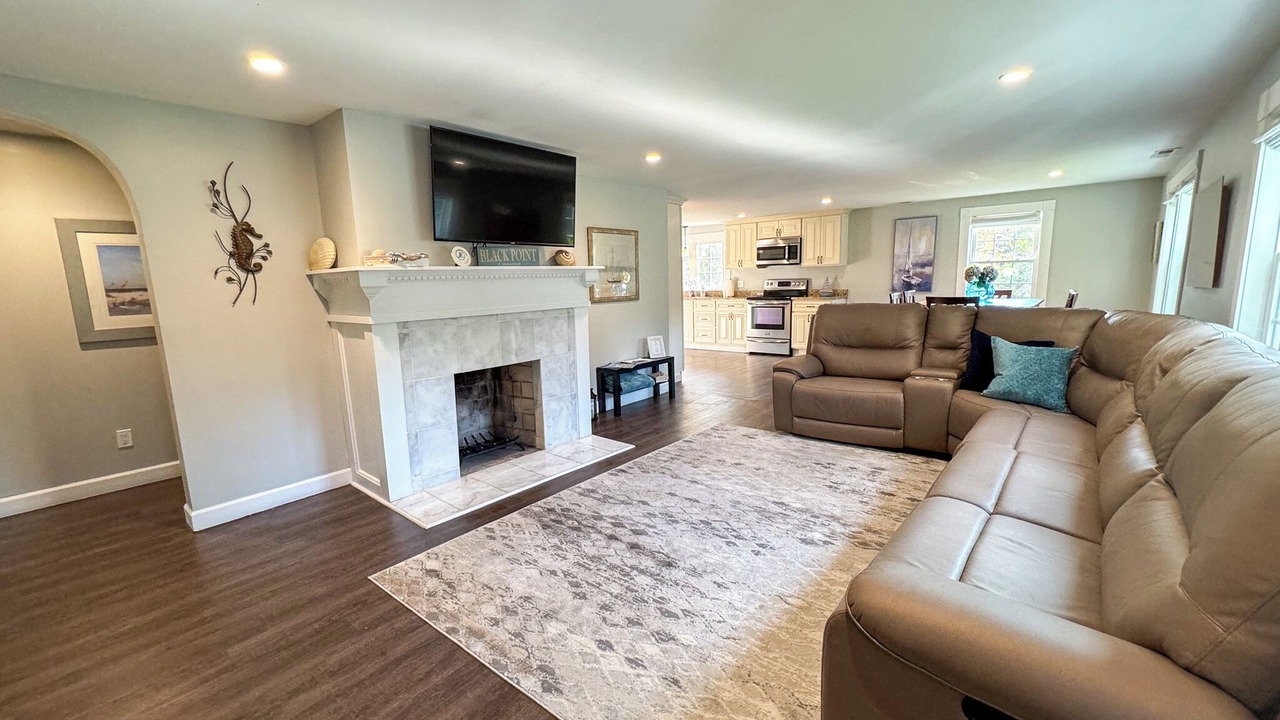 Photo of Livingroom in Niantic