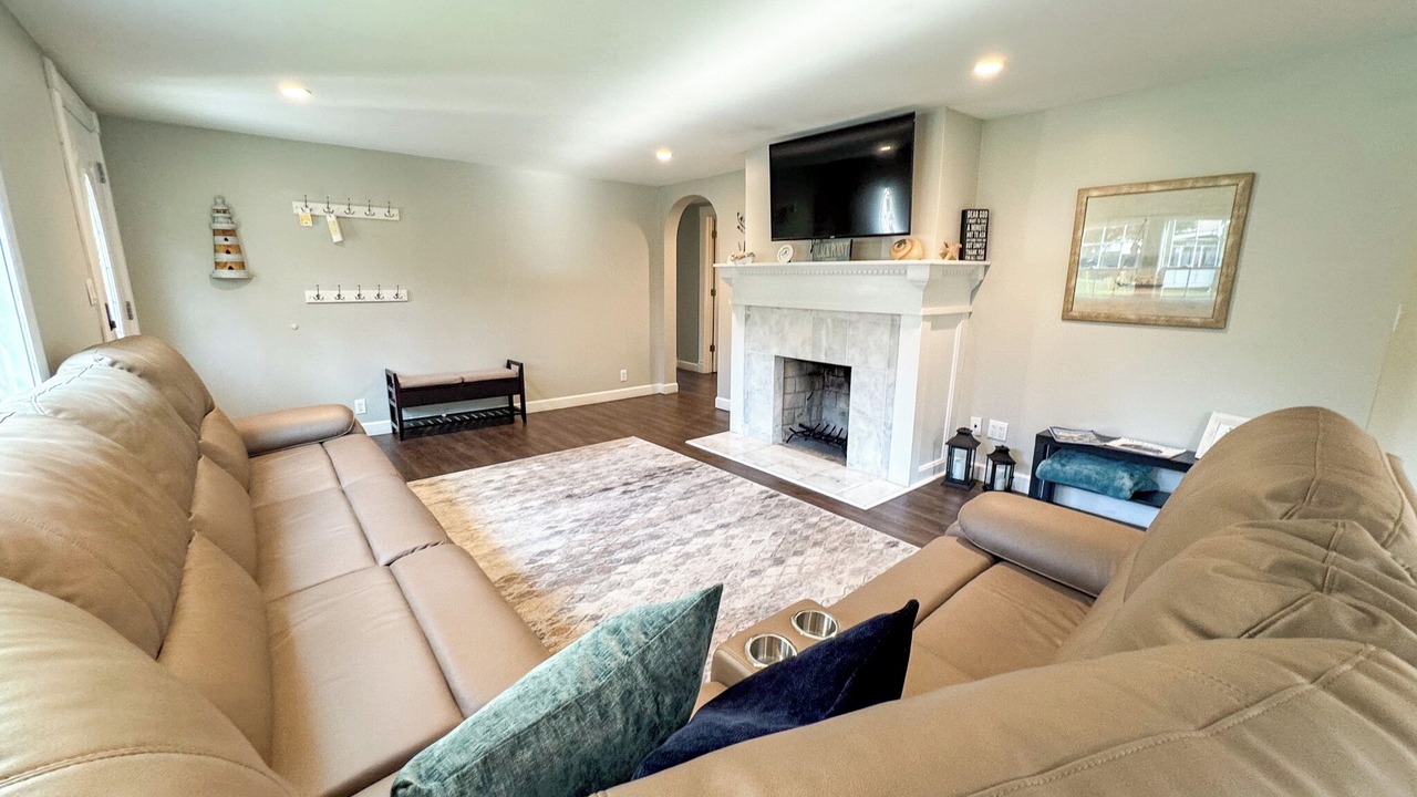 Photo of Livingroom in Niantic