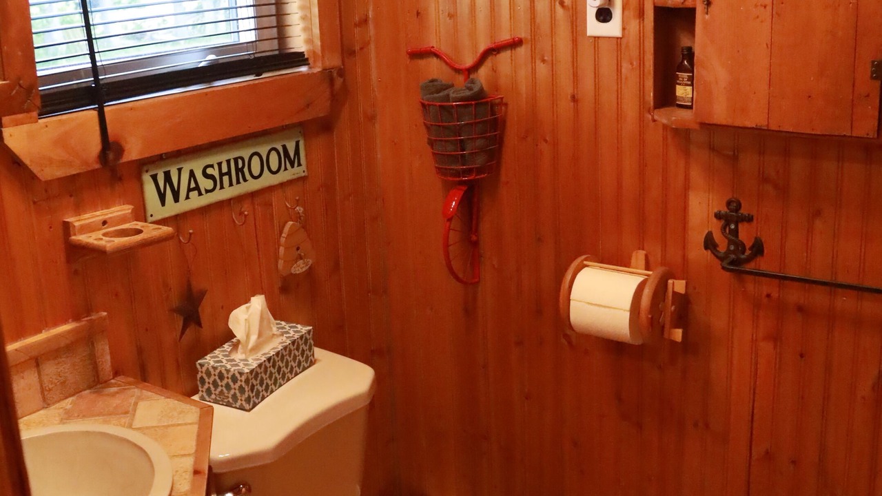 Photo of Bathroom in Collingwood Corner