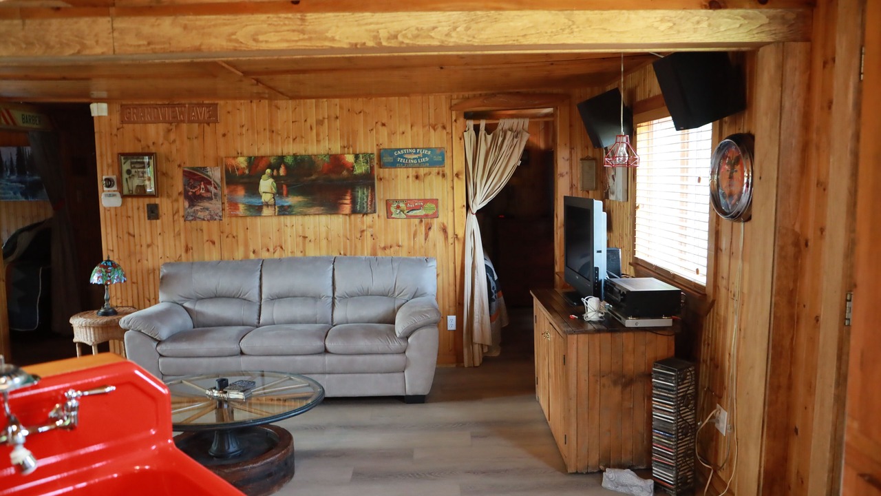 Photo of Livingroom in Collingwood Corner