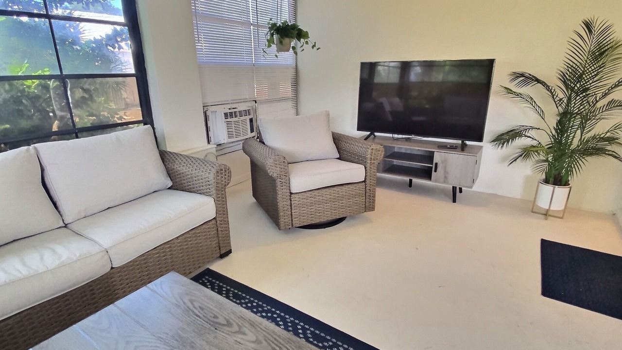 Photo of Livingroom in Venice Gardens