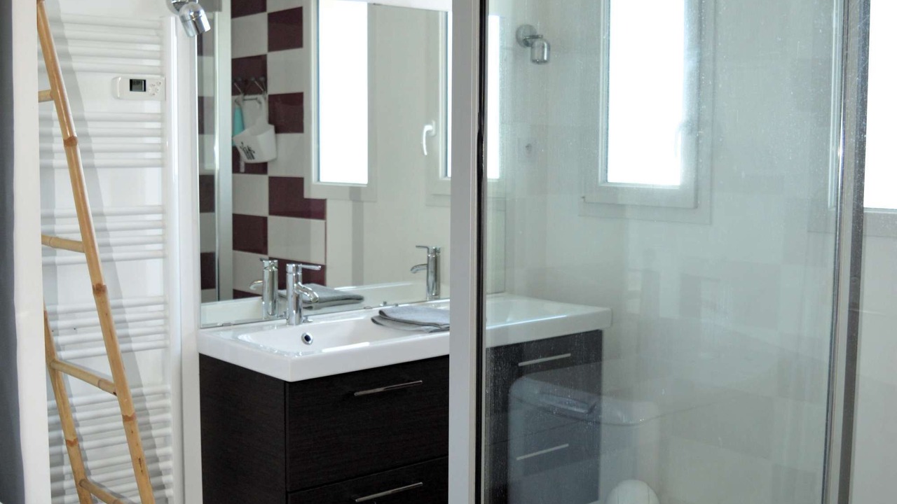 Photo of Bathroom in Saint-Come-de-Fresne