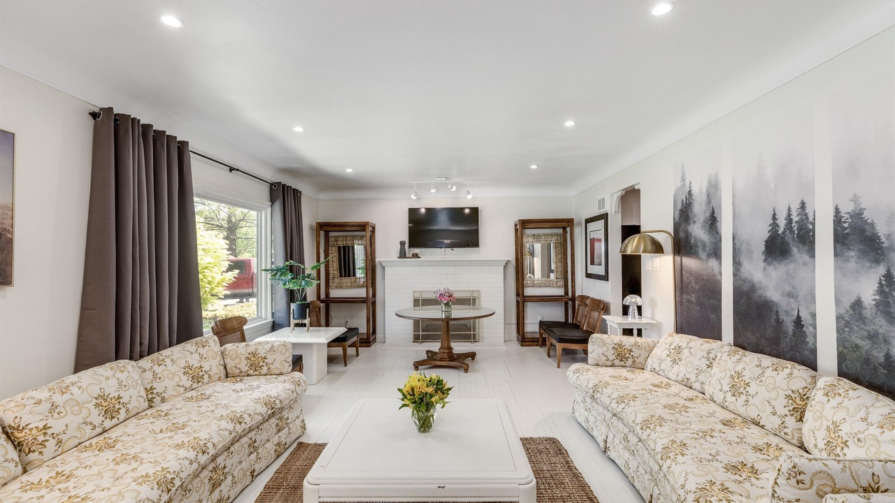 Photo of Livingroom in Southfield