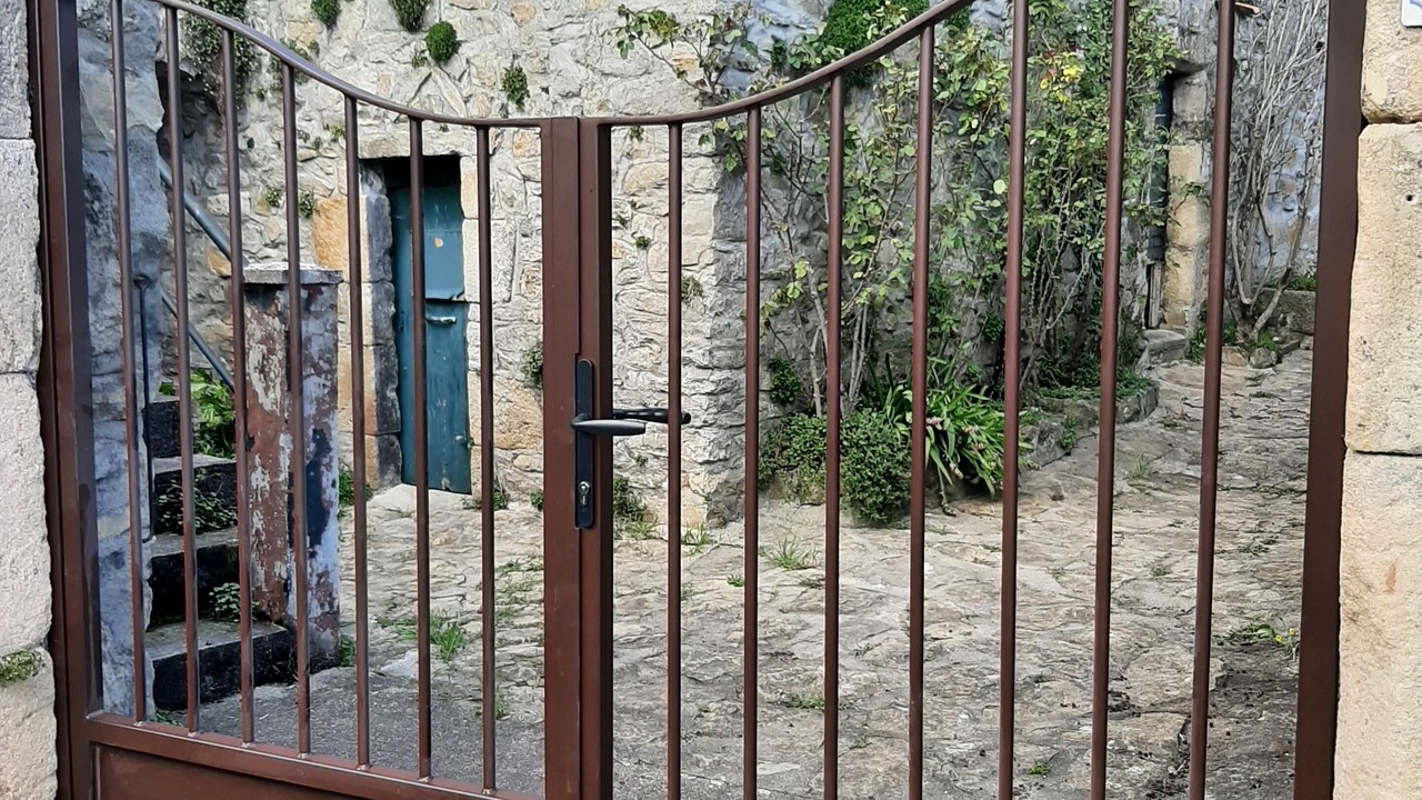 Photo of Outdoor in Vesseaux