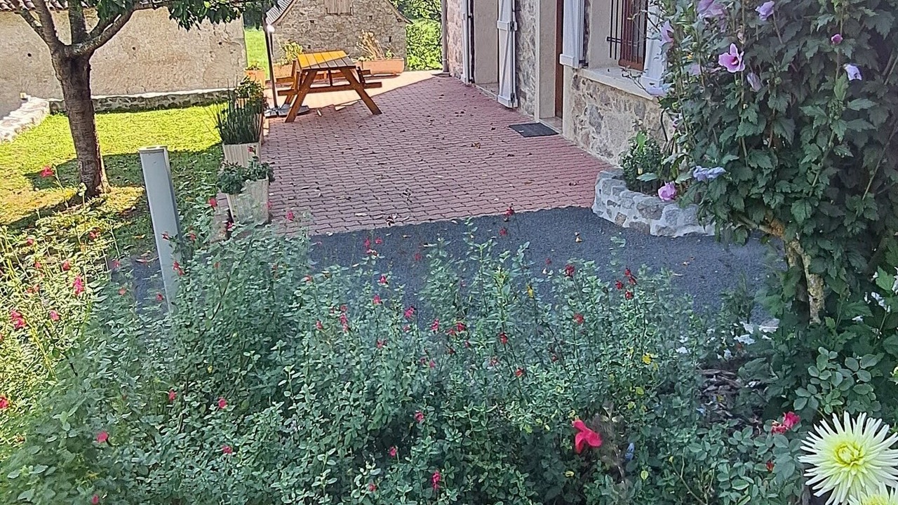Photo of Outdoor in Erce