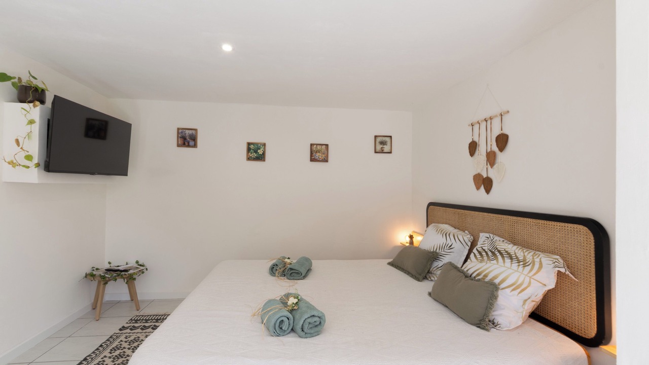 Photo of Bedroom in Vesseaux