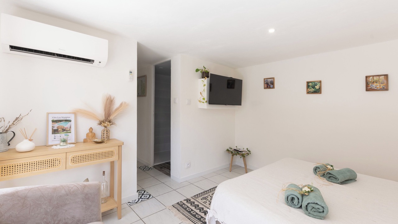 Photo of Bedroom in Vesseaux