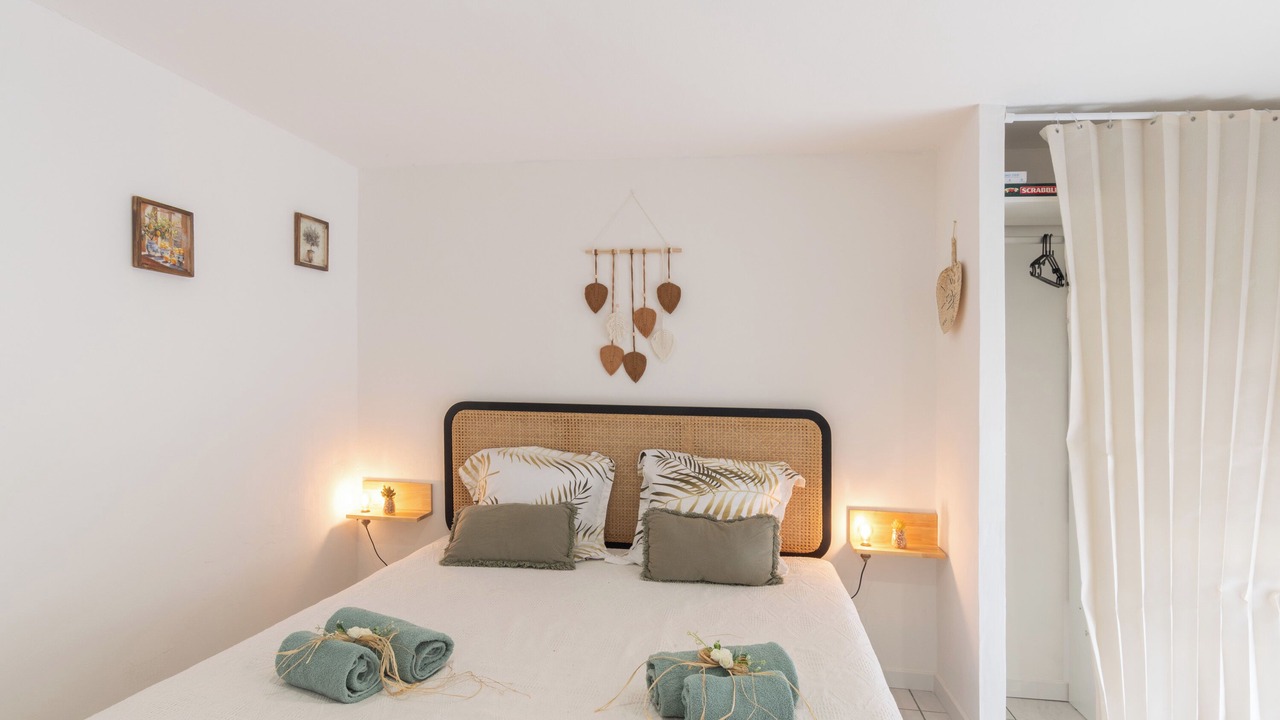 Photo of Bedroom in Vesseaux