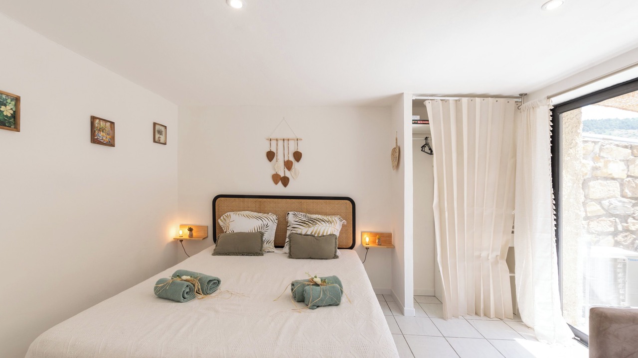 Photo of Bedroom in Vesseaux