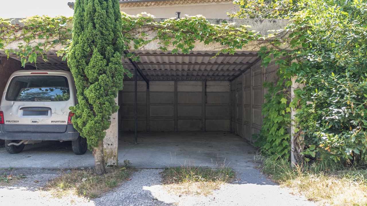 Photo of Outdoor in Vesseaux