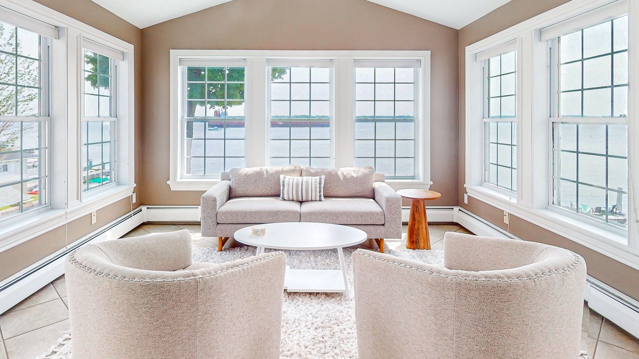 Photo of Livingroom in Brockville