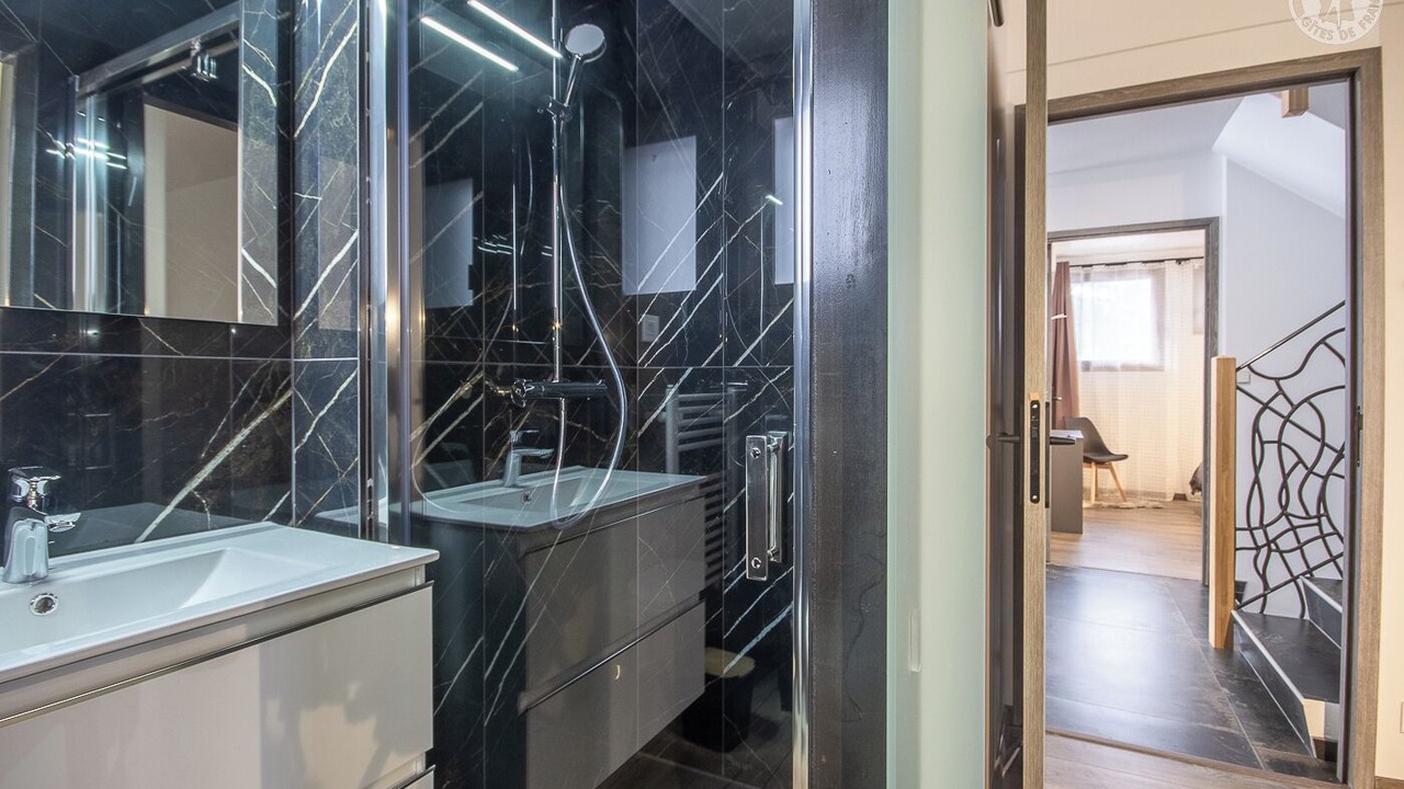 Photo of Bathroom in Praranger
