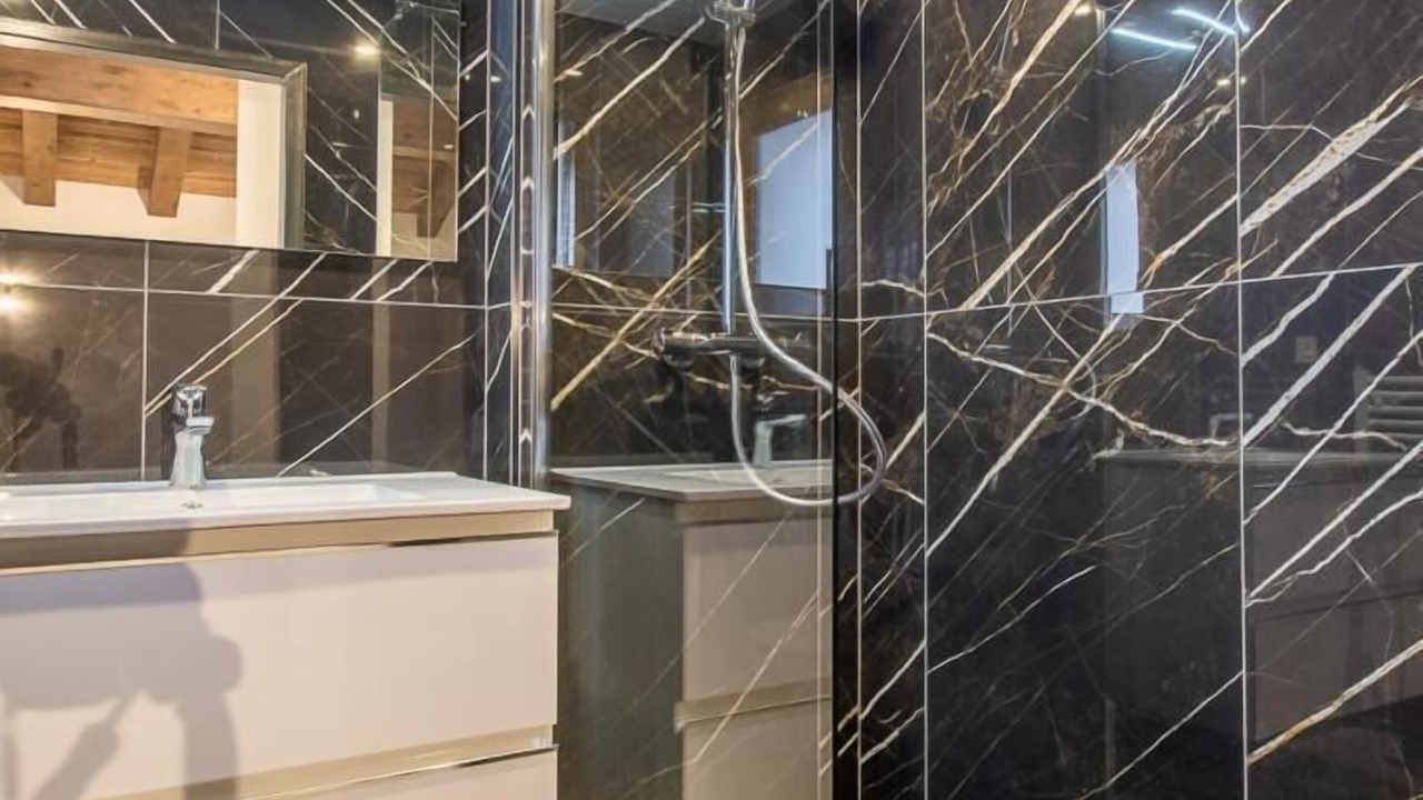Photo of Bathroom in Praranger