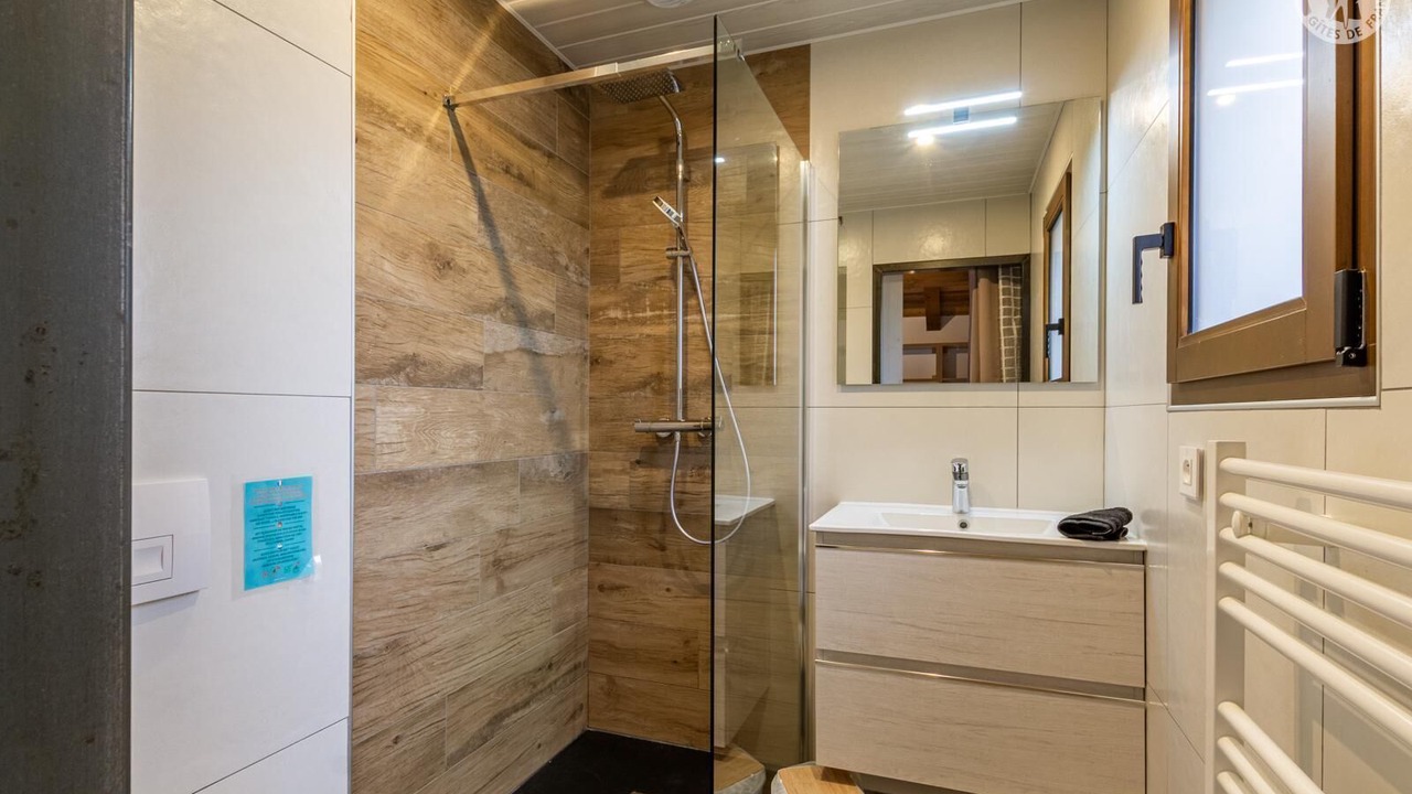 Photo of Bathroom in Praranger