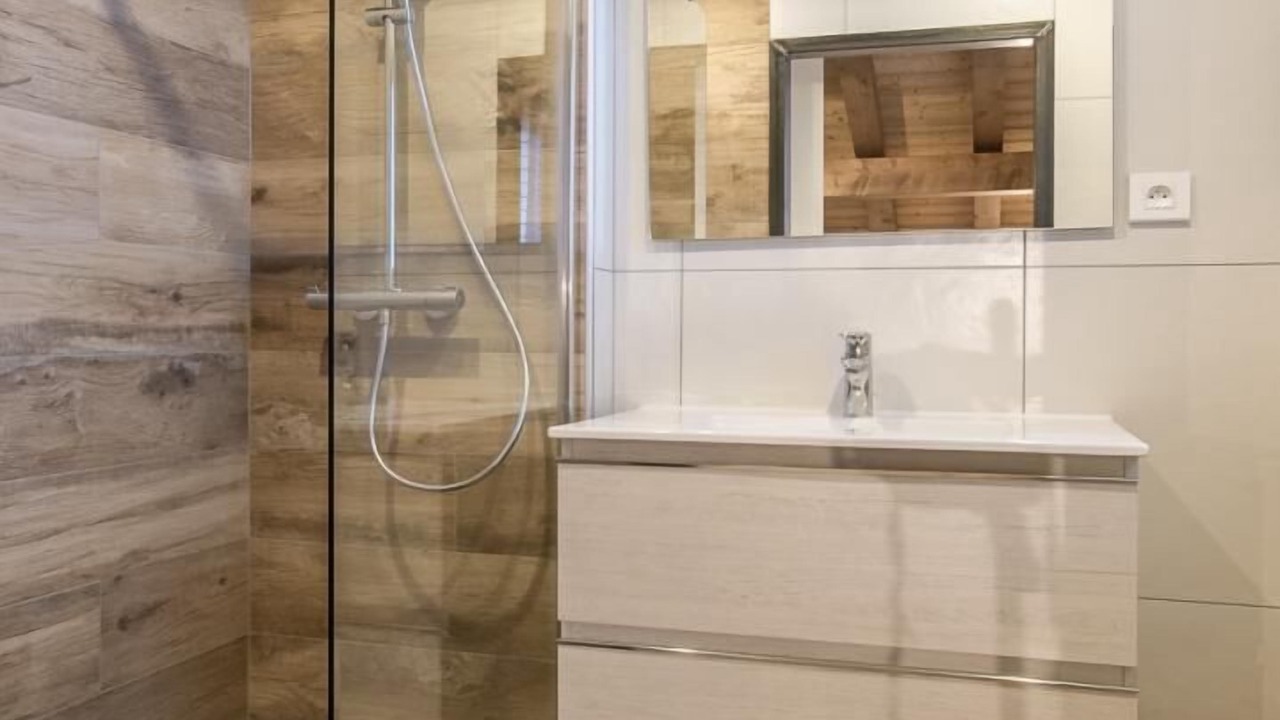 Photo of Bathroom in Praranger