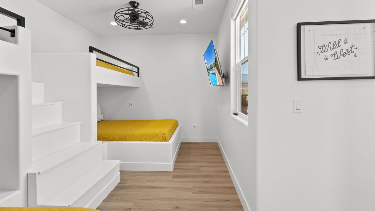 Photo of Bedroom in Hurricane