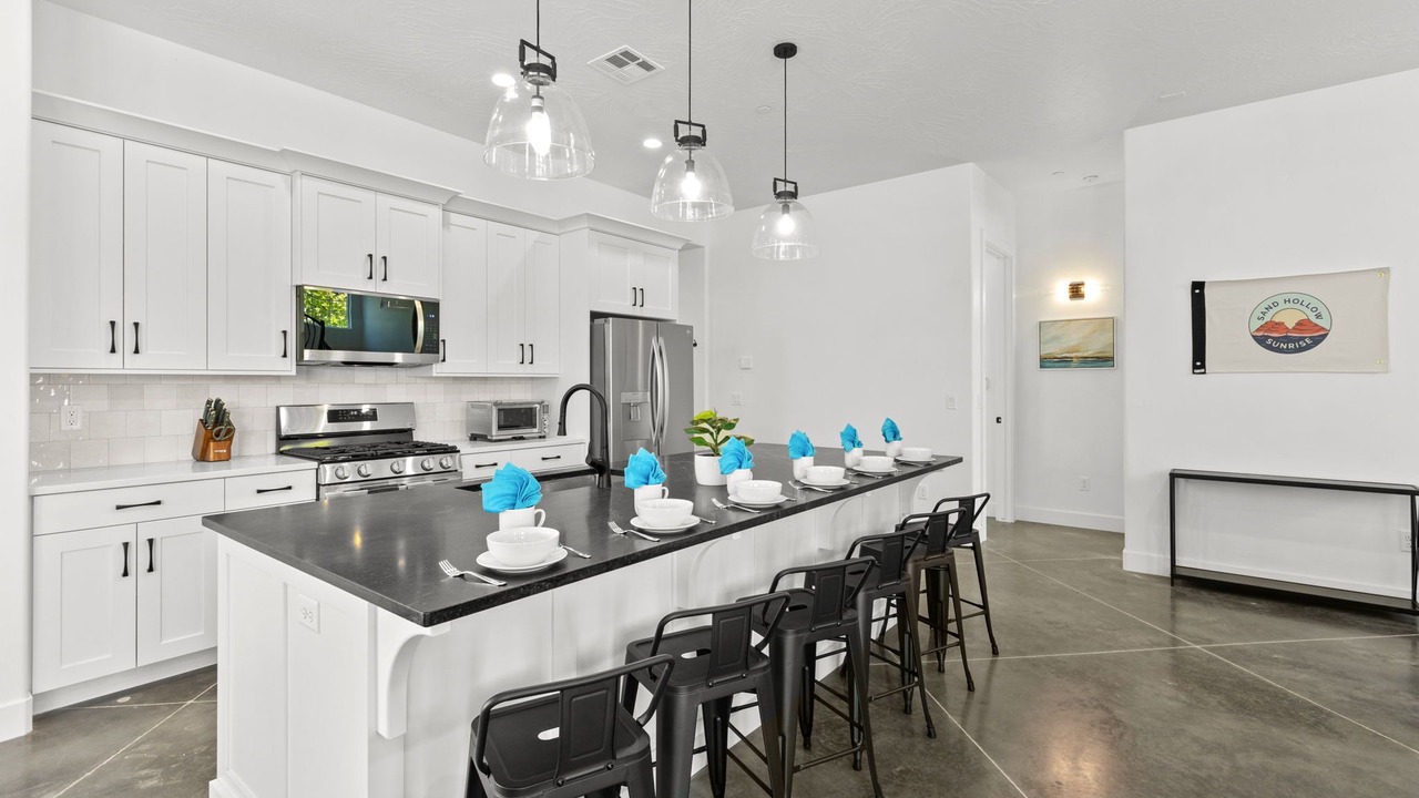 Photo of Kitchen in Hurricane