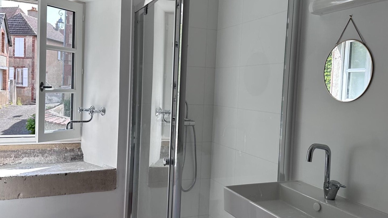 Photo of Bathroom in Jaligny-sur-Besbre