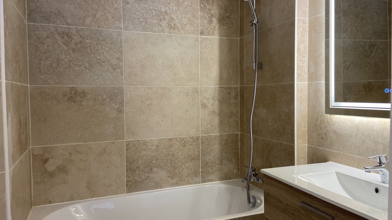 Photo of Bathroom in Homps