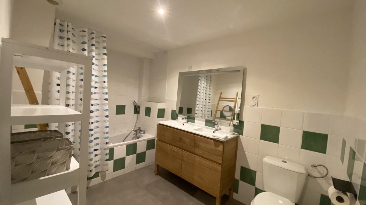 Photo of Bathroom in Homps