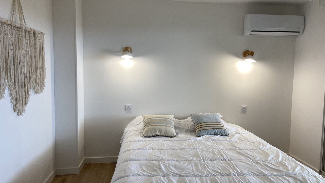 Photo of Bedroom in Homps