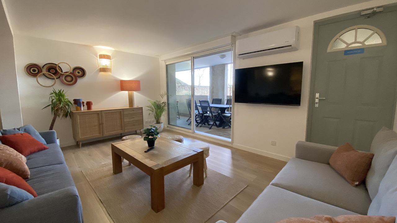Photo of Livingroom in Homps