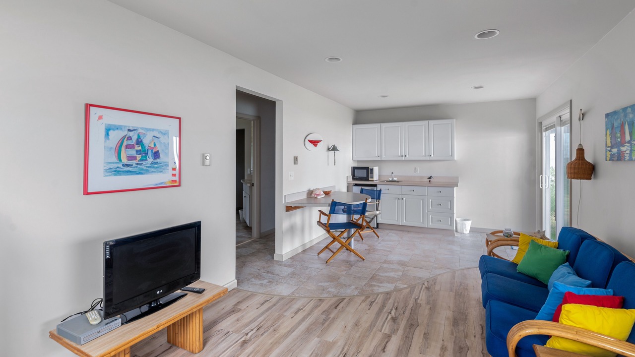 Photo of Livingroom in Southold
