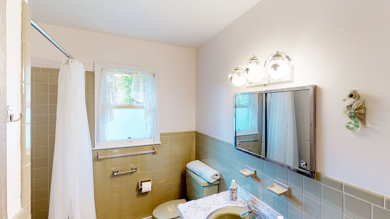 Photo of Bathroom in Cutchogue