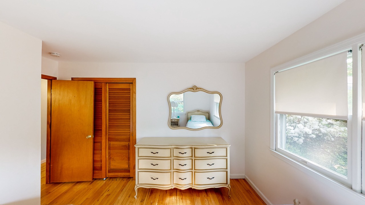 Photo of Bedroom in Cutchogue