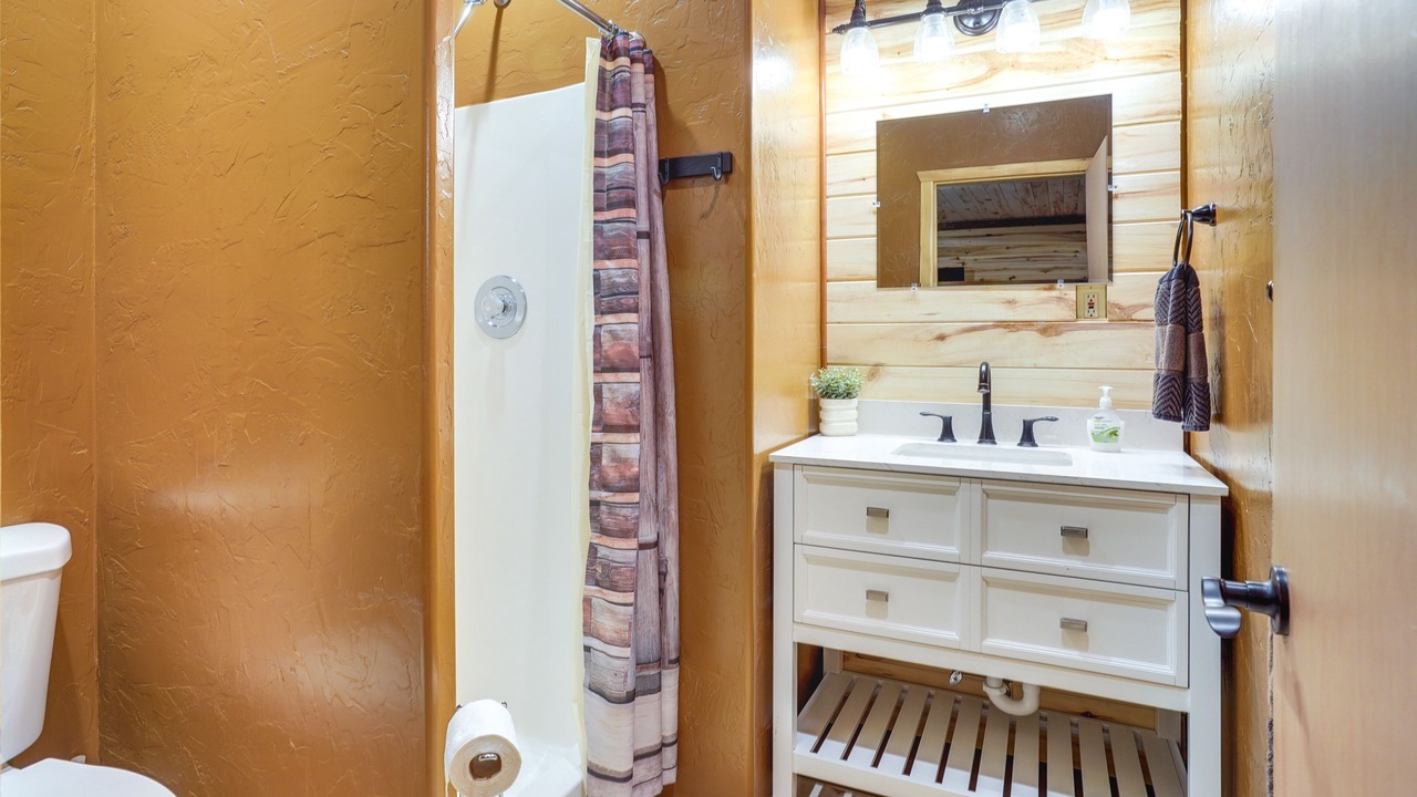 Photo of Bathroom in Beaver
