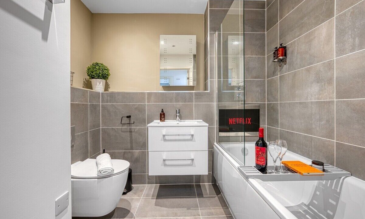 Photo of Bathroom in Southampton City Centre