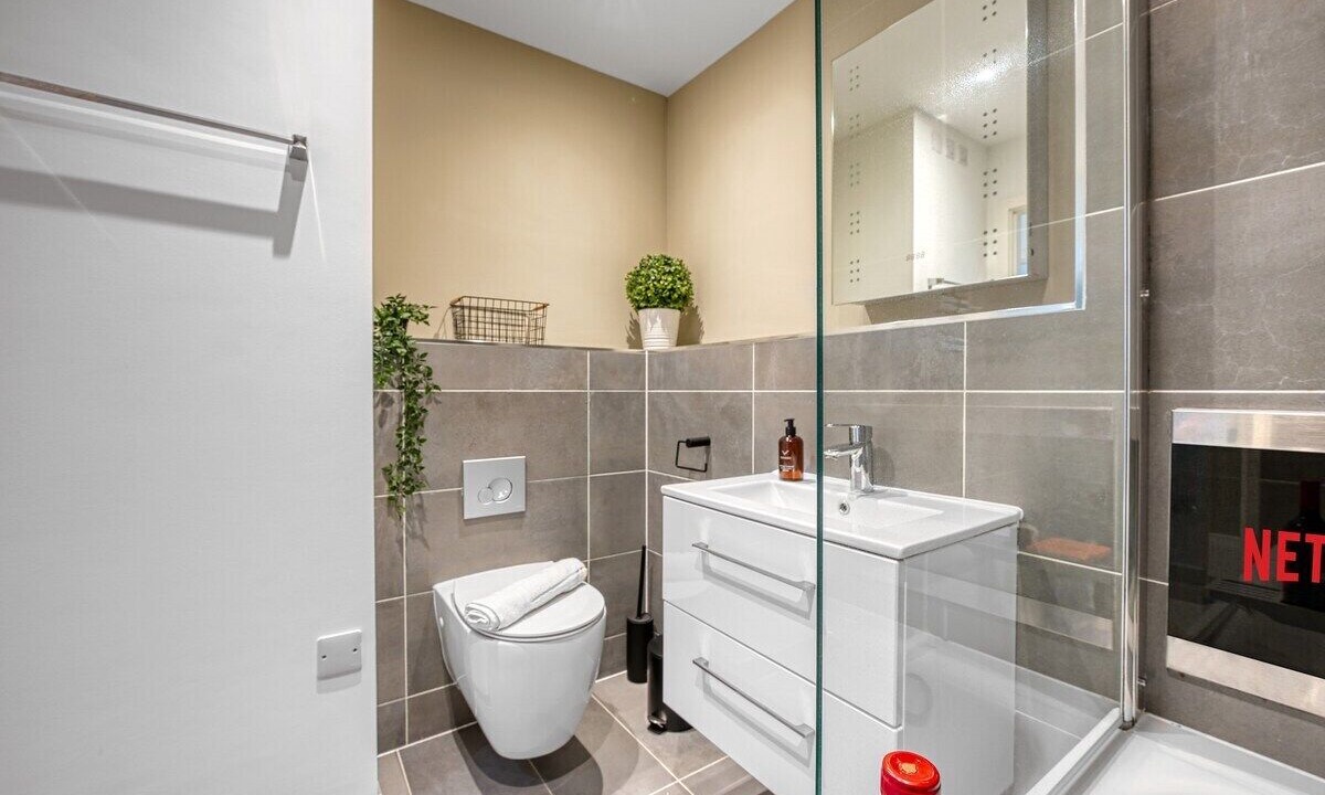 Photo of Bathroom in Southampton City Centre