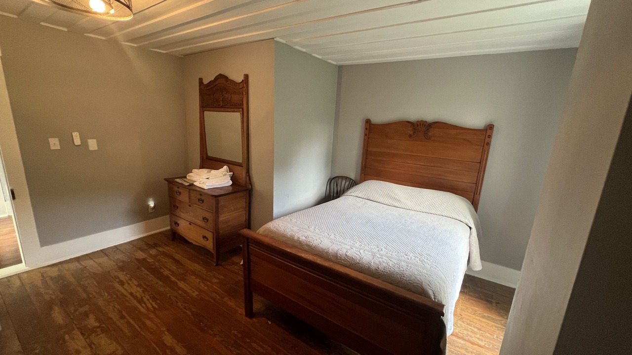 Photo of Bedroom in Caledonia