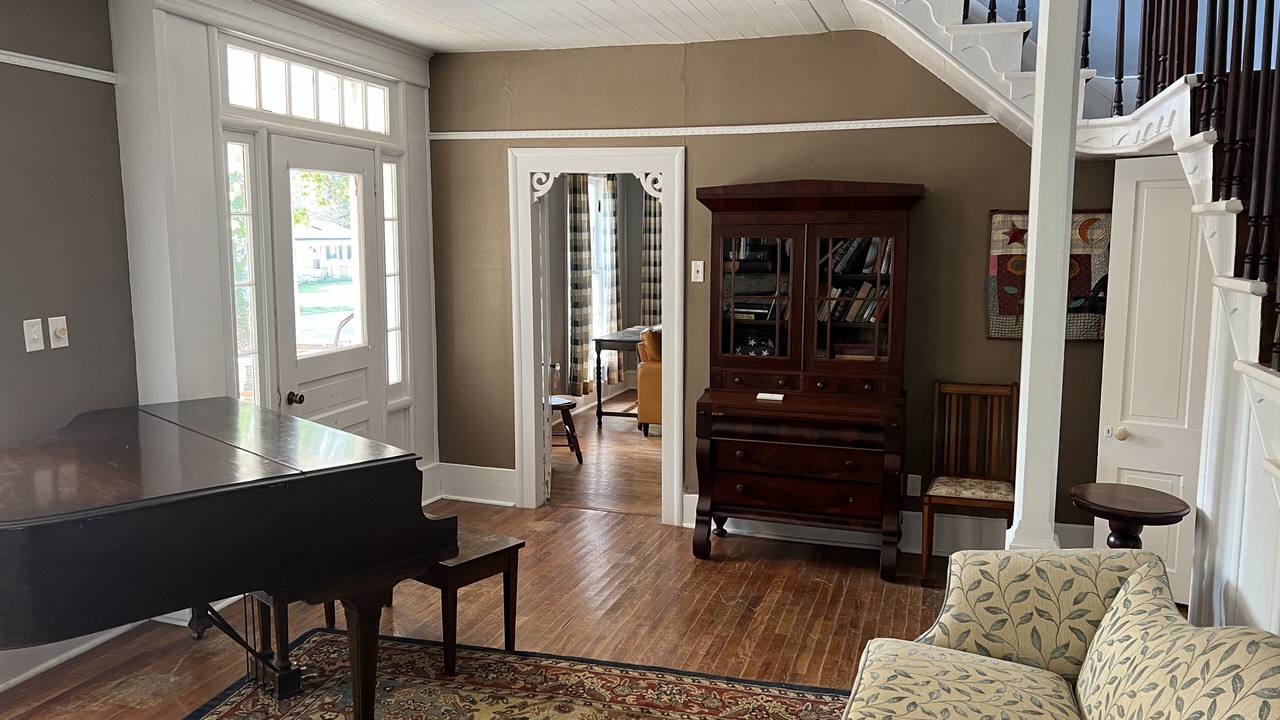 Photo of Livingroom in Caledonia
