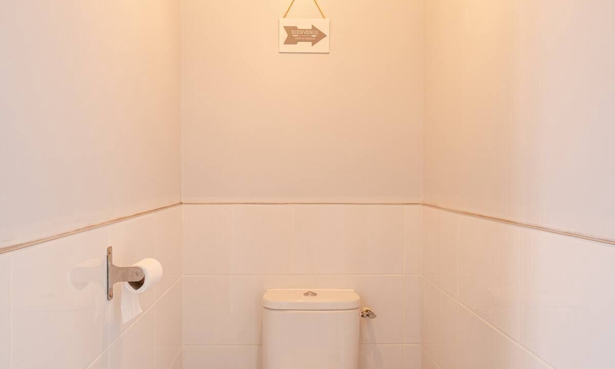 Photo of Bathroom in Quettehou
