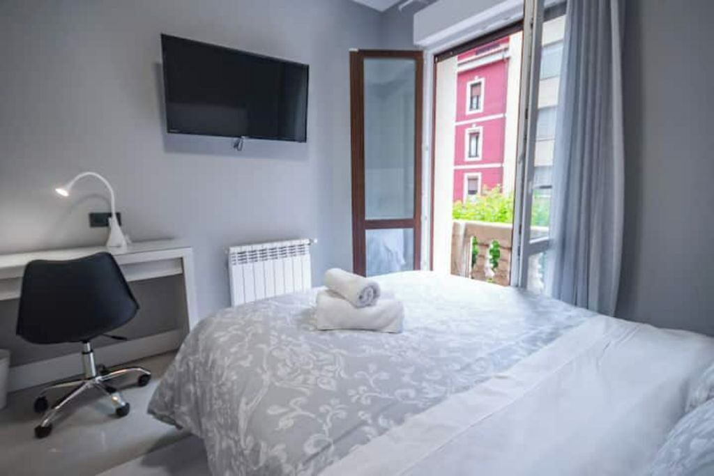 Photo of Bedroom in Bilbao City Centre