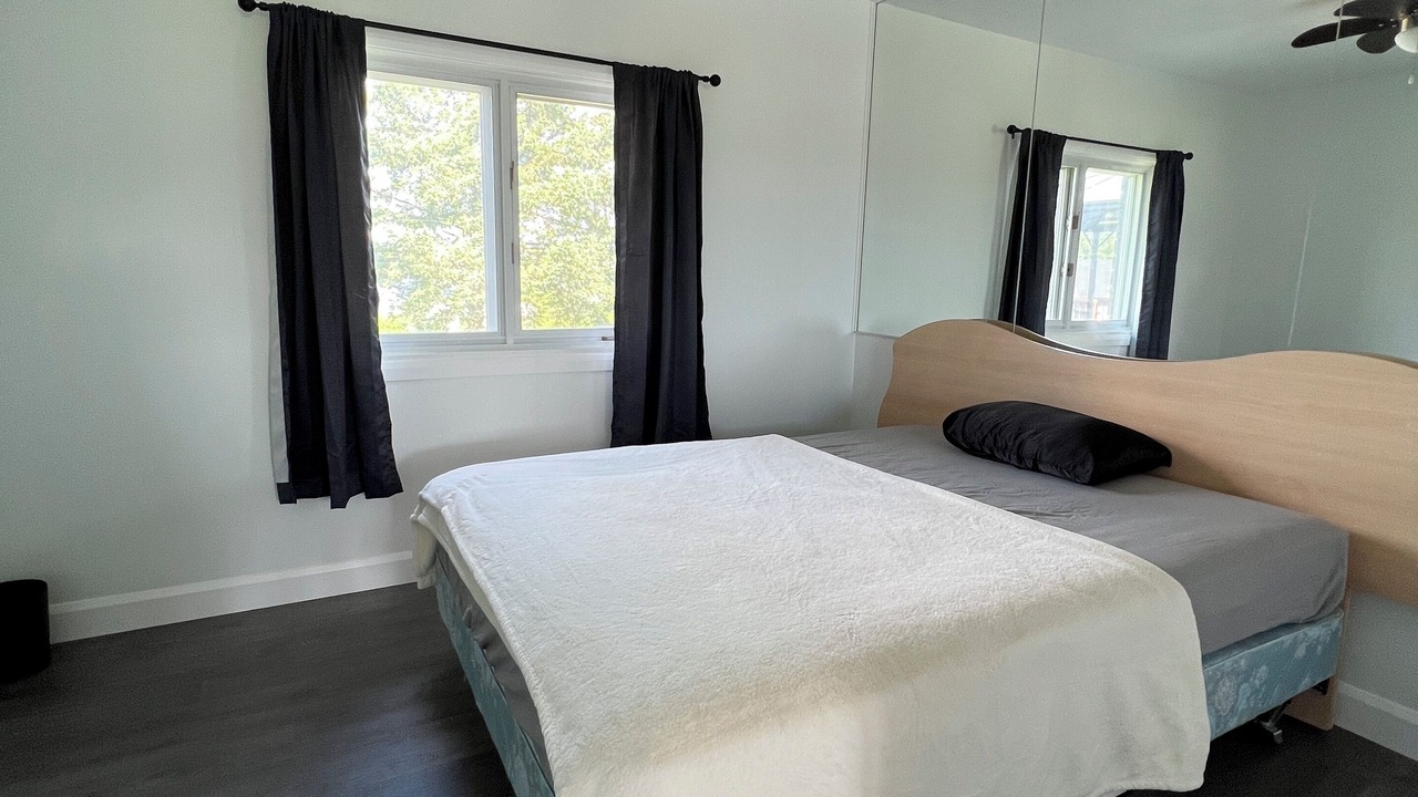Photo of Bedroom in Pointe-Fortune