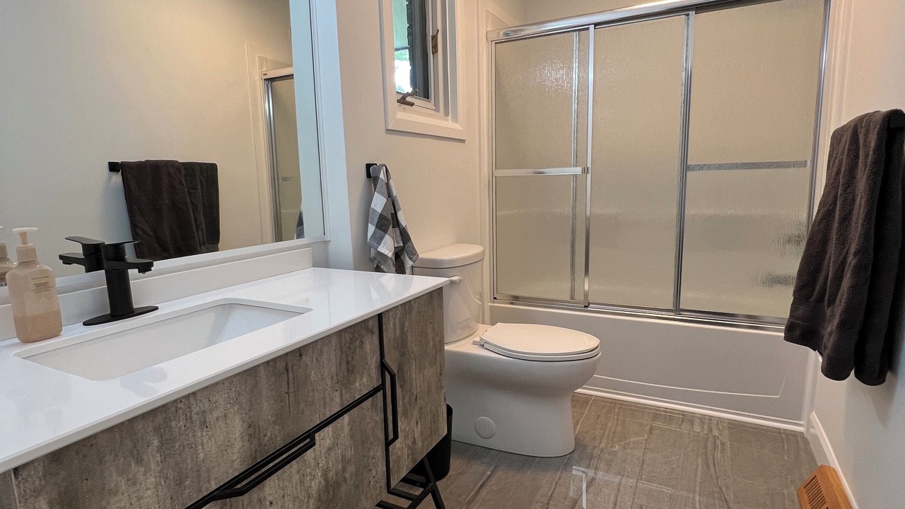 Photo of Bathroom in Pointe-Fortune